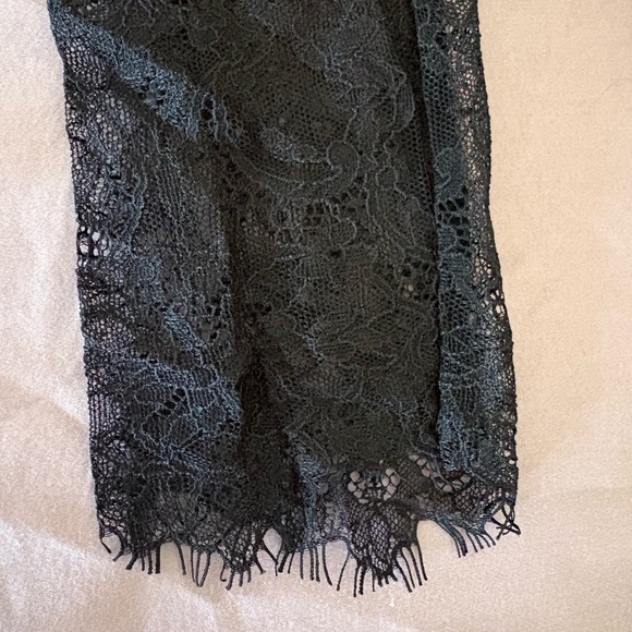 Medium H&M Divided Black Floral Lace Sheer Crop Top - Picture 9 of 10